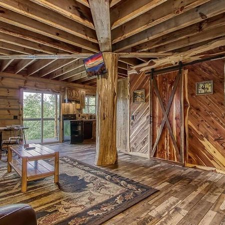 Вілла The Log Castle~Stunning Mountain Views~Hot Tub Сев'єрвілл Екстер'єр фото