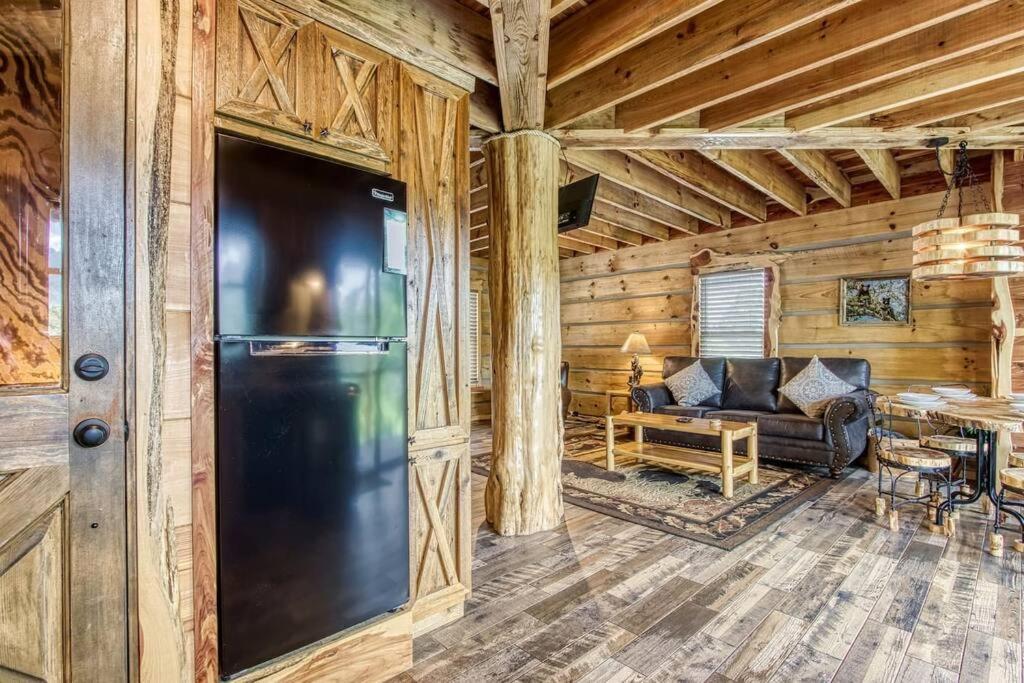 Вілла The Log Castle~Stunning Mountain Views~Hot Tub Сев'єрвілл Екстер'єр фото